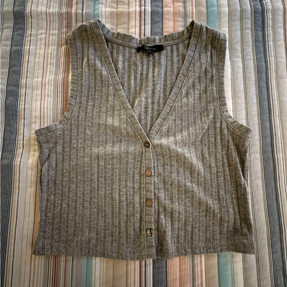 Glo Fashion Cropped Grey Button Down Tank Size L